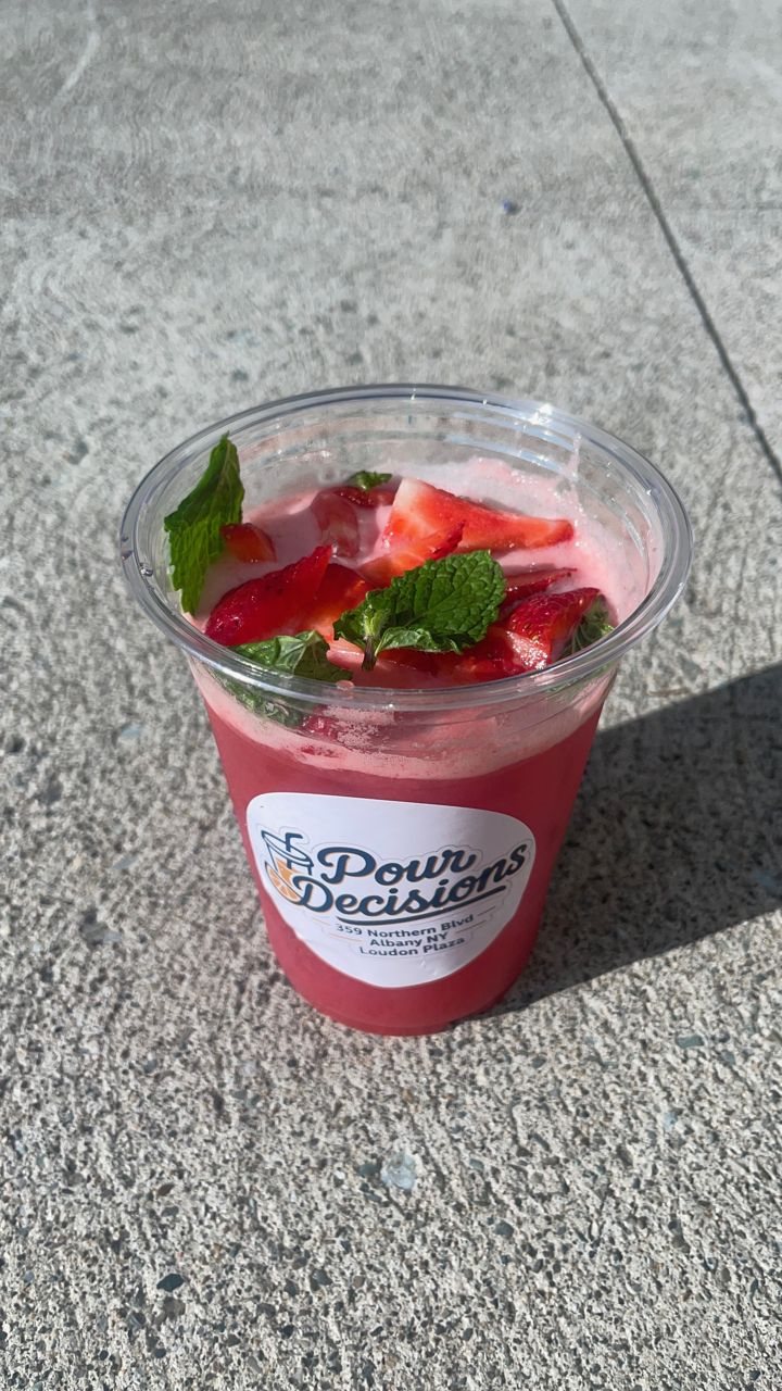 Strawberry mint smoothie at Pour Decisions